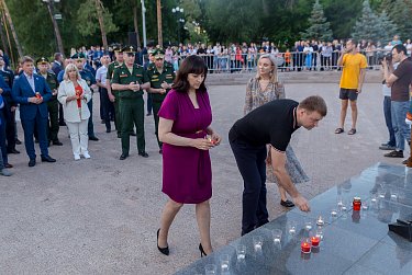 Оренбуржцы зажгли «Свечу памяти» 